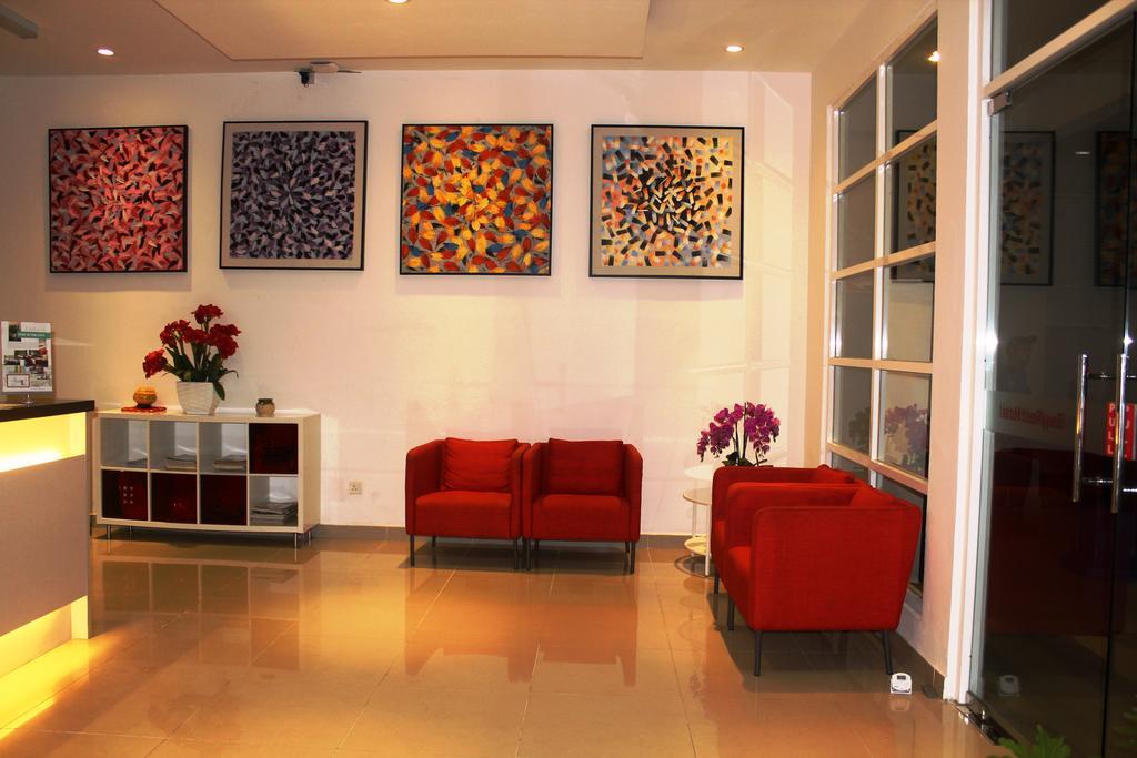 Easyrest Hotel 페탈링자야 외부 사진