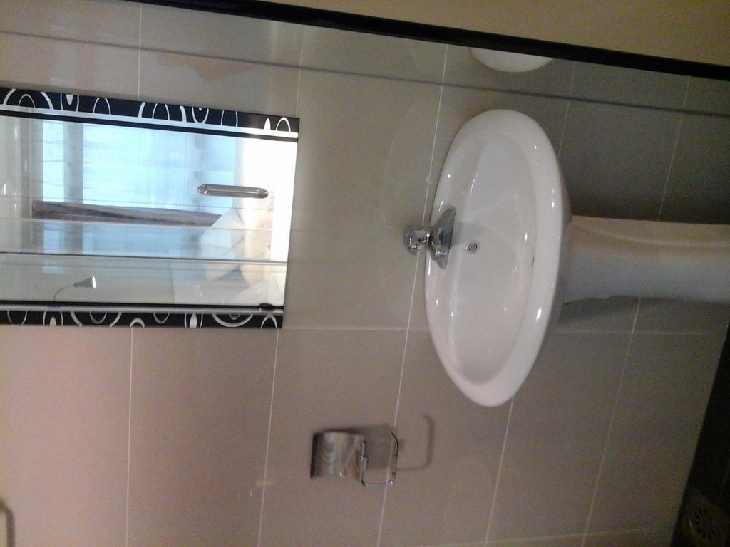 Easyrest Hotel 페탈링자야 객실 사진